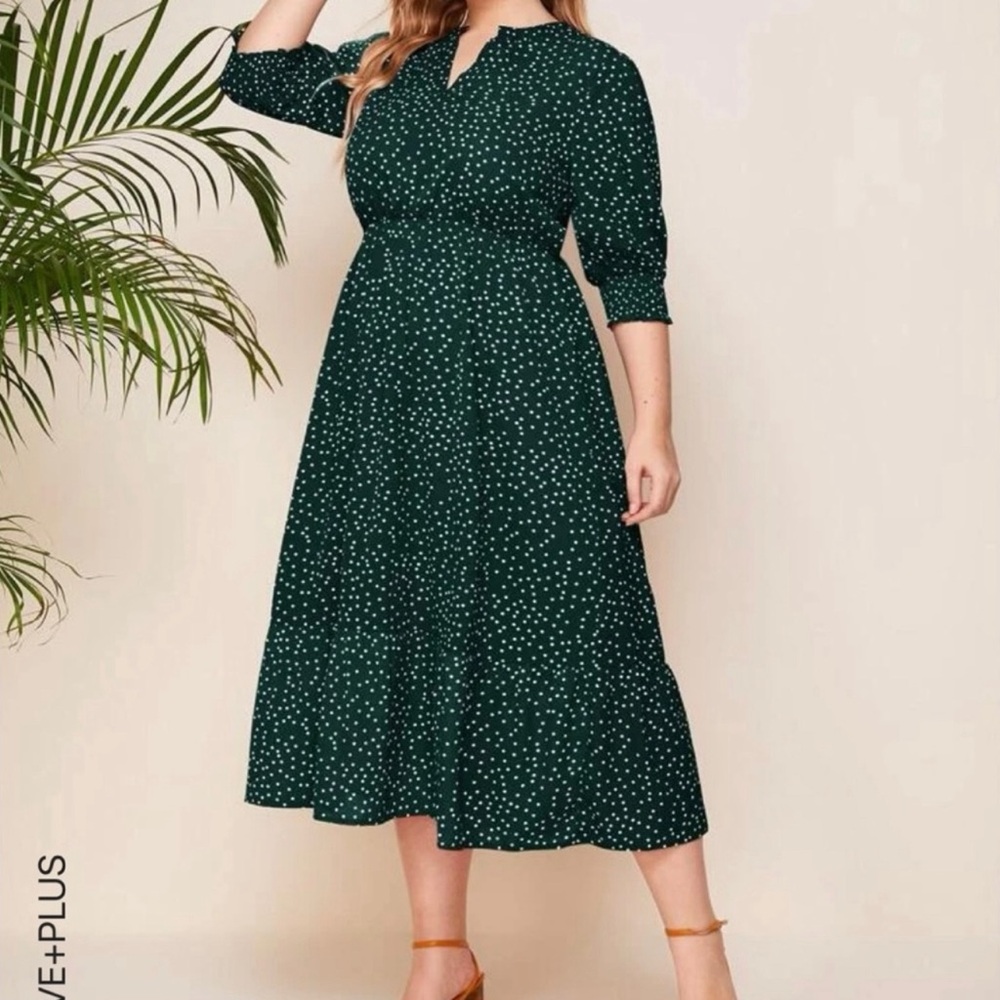 Green Polka Dot Dress
SHEIN
1XL
